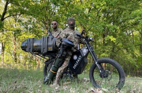 أوكرانيا تستخدم دراجات كهربائية في مواجهة الدبابات الروسية